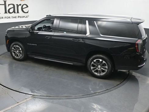 Used 2025 Chevrolet Suburban LT w/ Comfort Package image 43