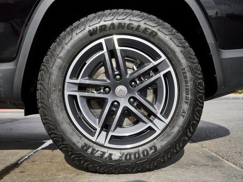 Used 2025 Rivian R1S Adventure image 24