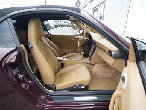 Used 2006 Porsche 911 Carrera 4 image 30