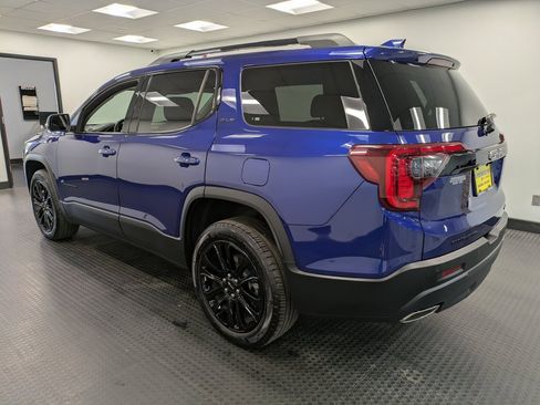 Used 2023 GMC Acadia SLE w/ Driver Convenience Package image 6