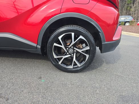 Used 2021 Toyota C-HR XLE image 34