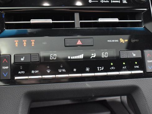 Used 2019 Toyota Avalon XSE image 23