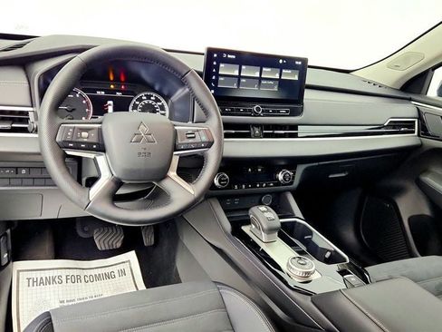 Used 2026 Mitsubishi Outlander LE AWD/4WD image 13