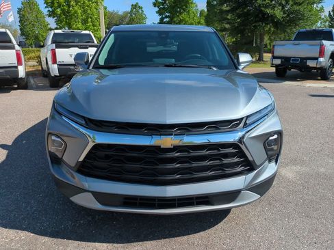 Used 2025 Chevrolet Blazer LT FWD image 9