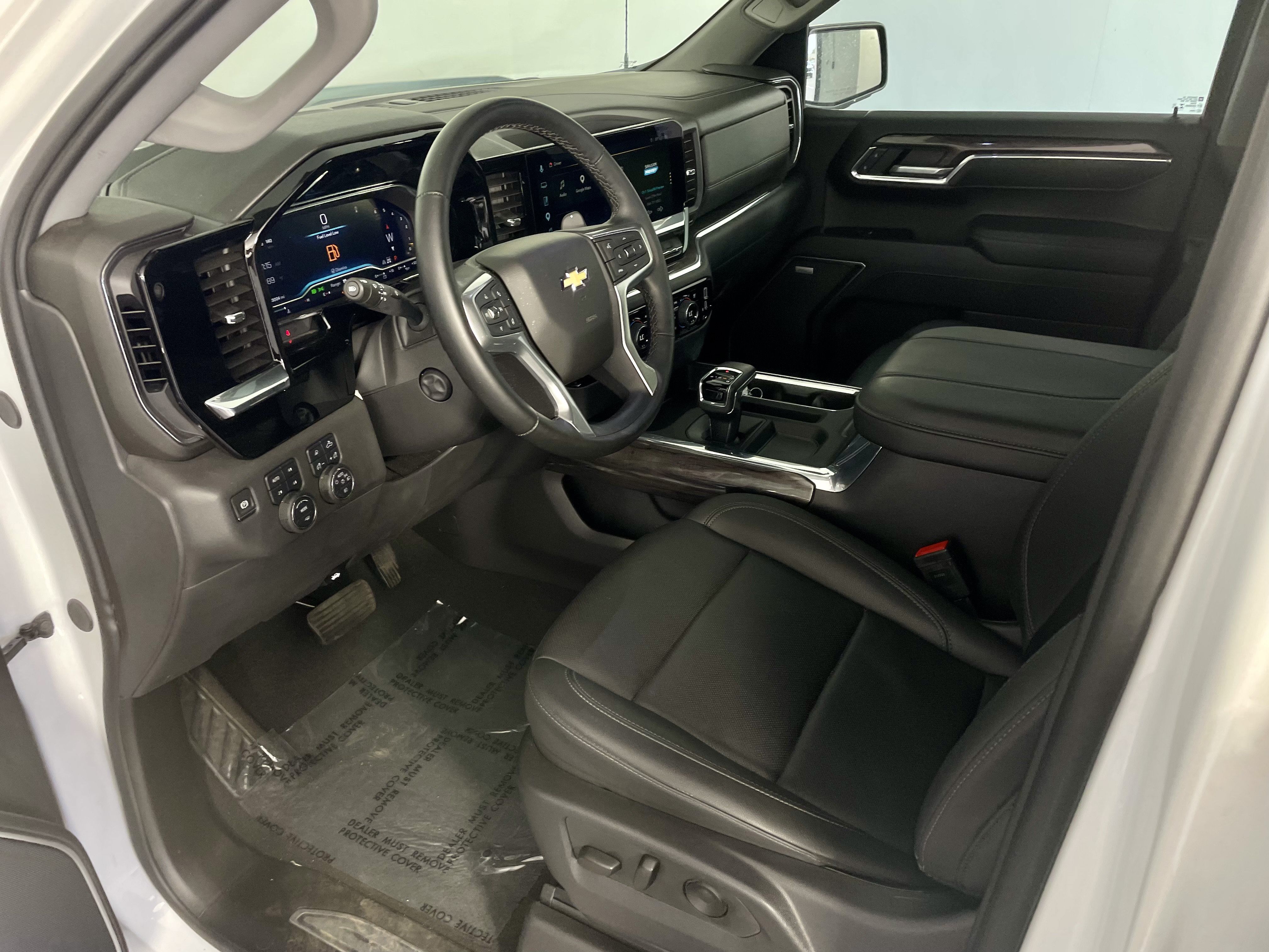 Used 2025 Chevrolet Silverado 1500 LTZ AWD/4WD image 8