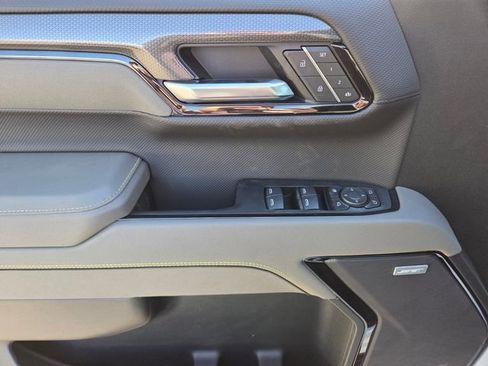 New 2026 Chevrolet Silverado 1500 ZR2 AWD/4WD image 9