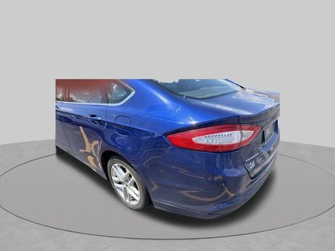 Used 2016 Ford Fusion SE FWD image 3