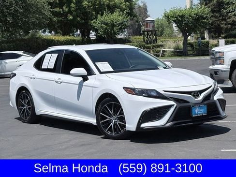 Used 2024 Toyota Camry SE FWD image 2