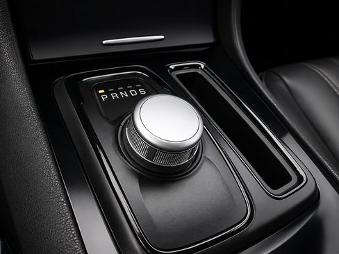 Used 2019 Chrysler 300 S RWD image 36