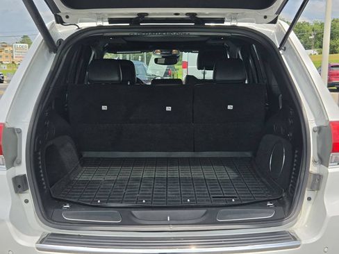 Used 2019 Jeep Grand Cherokee Overland AWD/4WD image 10