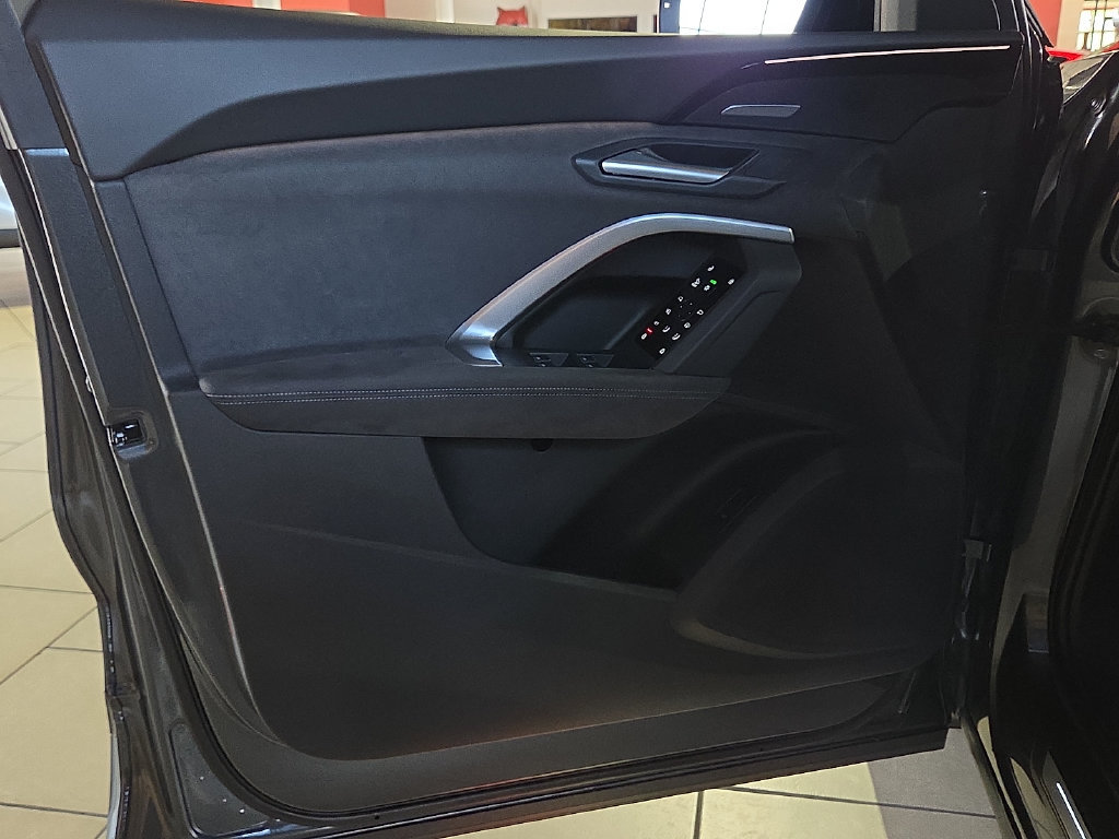 Used 2025 Audi SQ5 Premium Plus AWD/4WD image 17