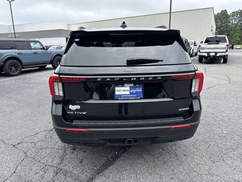 Used 2025 Ford Explorer Active AWD/4WD image 6