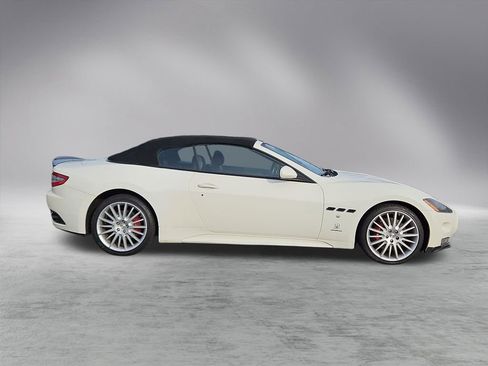 Used 2012 Maserati GranTurismo Sport image 12