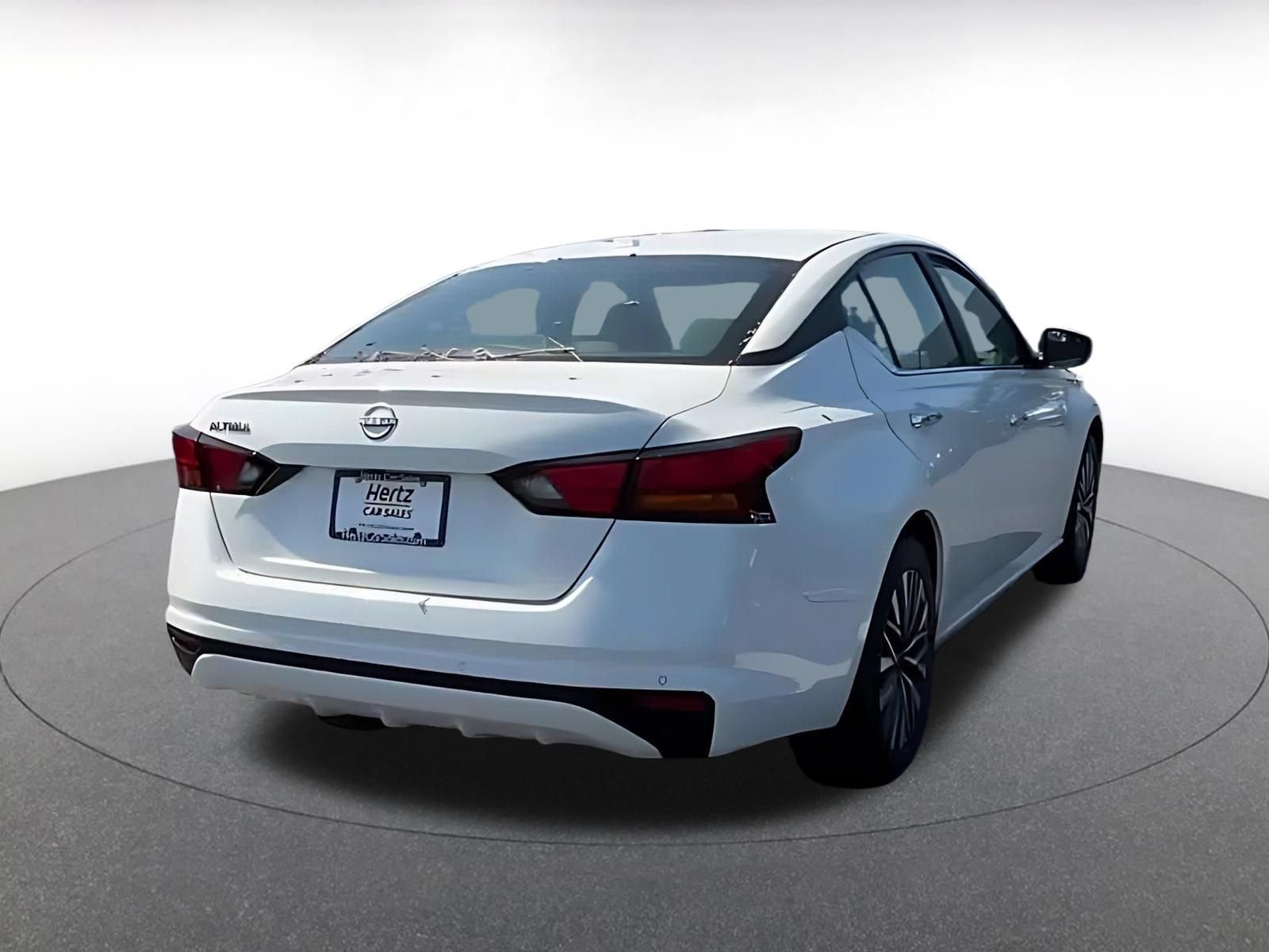 Used 2025 Nissan Altima 2.5 SV FWD image 6