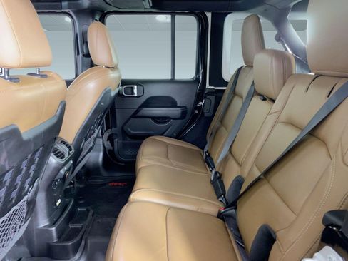 Used 2021 Jeep Wrangler Unlimited Rubicon image 17