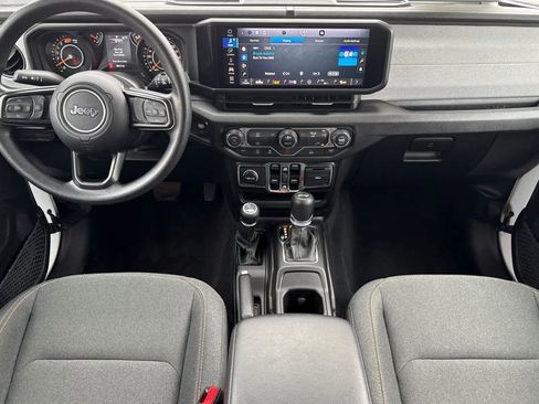 Used 2025 Jeep Wrangler Unlimited Sport AWD/4WD image 13