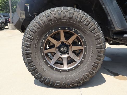 Used 2021 Jeep Wrangler Sport AWD/4WD image 10