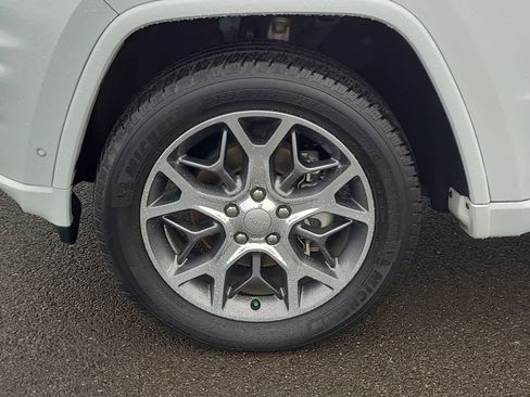 Used 2020 Jeep Grand Cherokee Overland image 16