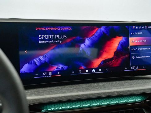 Used 2025 BMW 330i xDrive Sedan w/ Convenience Package image 25