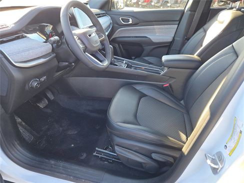 New 2026 Jeep Compass Latitude image 25