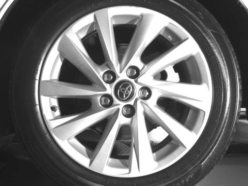 Used 2024 Toyota Camry LE image 11