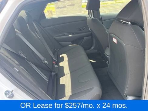 New 2025 Hyundai Elantra SEL image 16