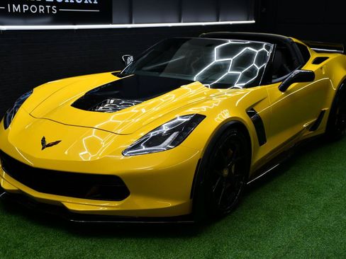 Used 2015 Chevrolet Corvette Z06 w/ 3LZ Preferred Equipment Group RWD image 61