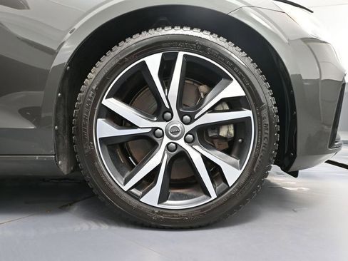 Used 2022 Volvo S60 T8 R-Design Expression AWD/4WD image 16