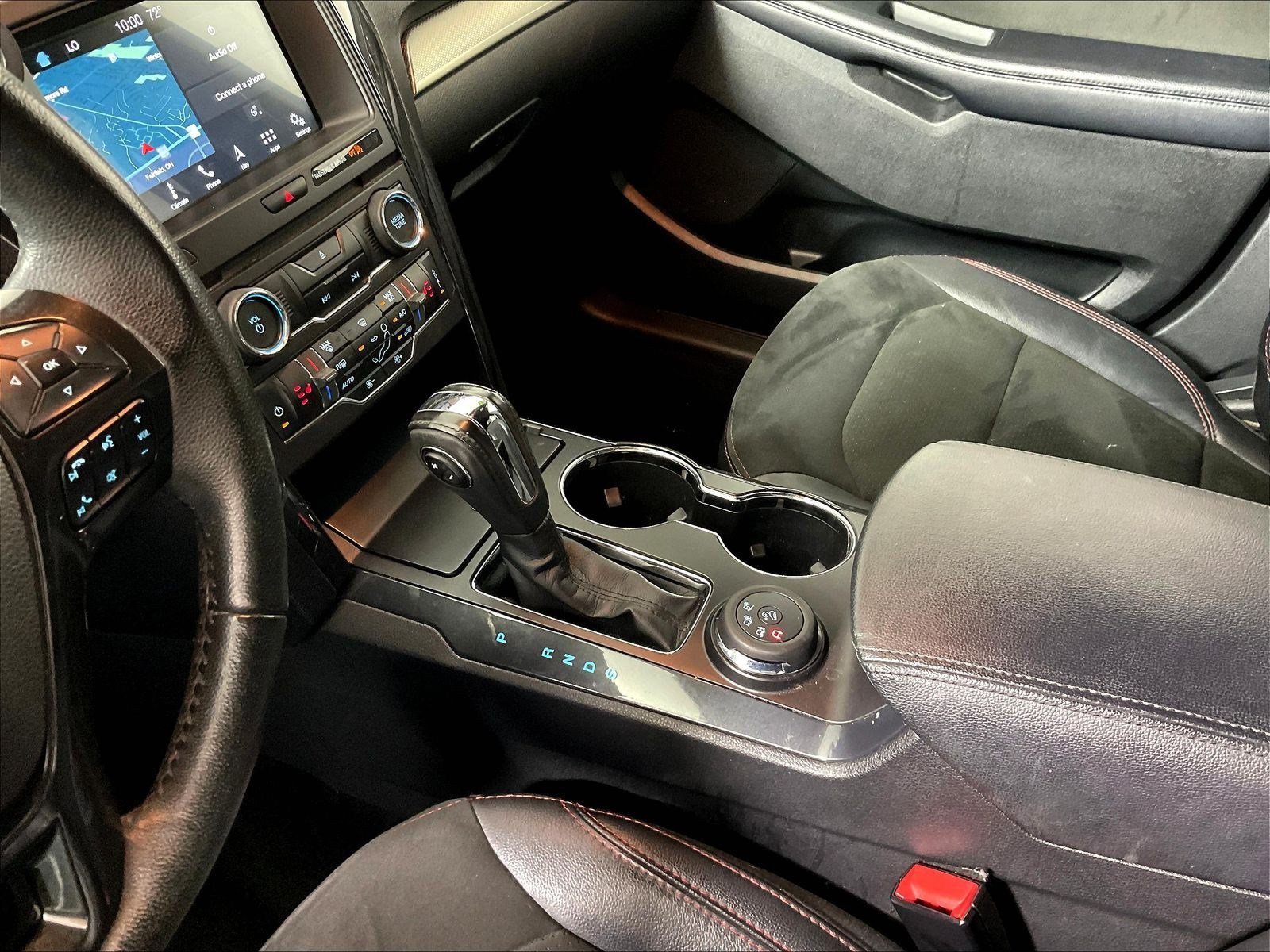 Used 2018 Ford Explorer XLT w/ Equipment Group 202A AWD/4WD image 18