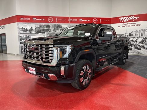 Used 2024 GMC Sierra 3500 Denali image 7