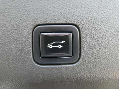 Certified 2021 Chevrolet Suburban LT w/ Rear Media and Nav Package AWD/4WD image 18