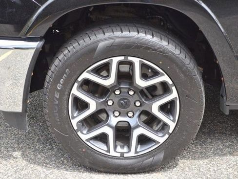 Used 2025 RAM 1500 Laramie AWD/4WD image 13