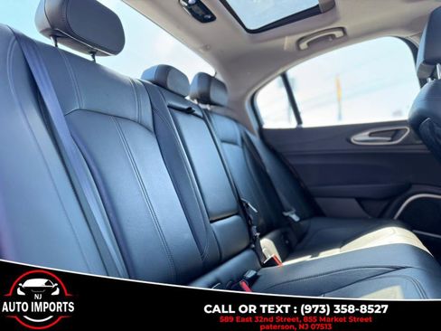 Used 2019 Alfa Romeo Giulia AWD image 20