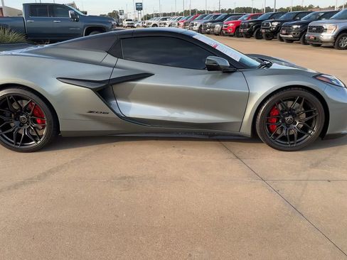 Used 2024 Chevrolet Corvette Z06 image 2
