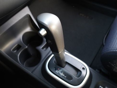 Used 2008 Nissan Versa SL FWD image 12