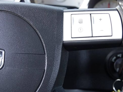 Used 2006 Dodge Magnum R/T w/ Convenience Group II RWD image 73