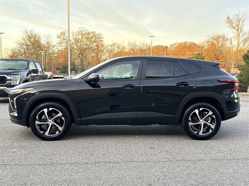 Used 2024 Chevrolet Trax RS w/ Driver Confidence Package image 12