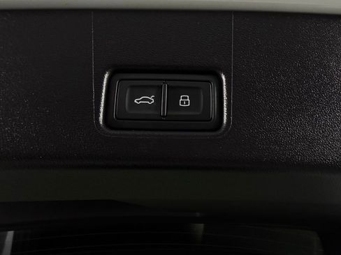 Used 2024 Audi Q4 e-tron Premium Plus w/ Premium Plus image 28