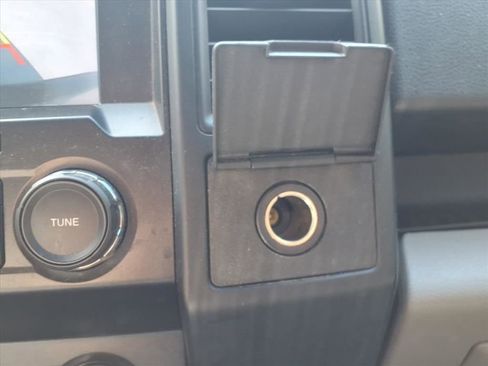 Used 2019 Ford F150 XL w/ Equipment Group 101A Mid AWD/4WD image 16