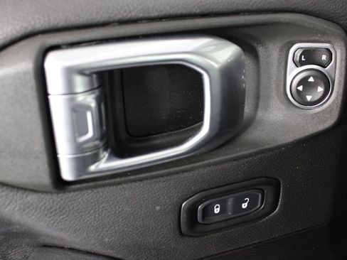 Used 2023 Jeep Gladiator Overland image 22