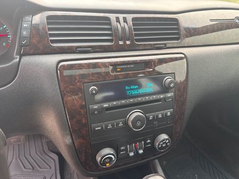 Used 2013 Chevrolet Impala LT FWD image 16