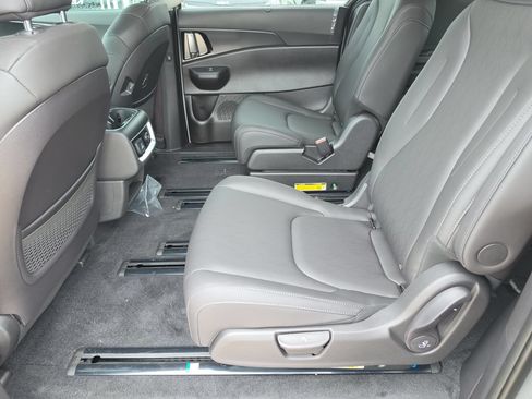 New 2026 Kia Carnival SX FWD image 17