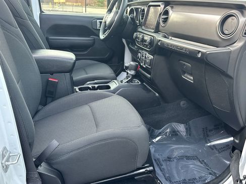 Used 2022 Jeep Wrangler Unlimited Sport image 10