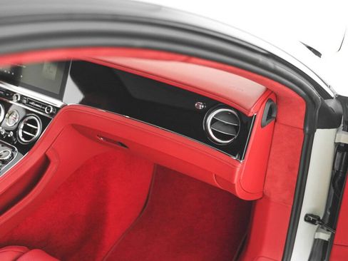 Used 2024 Bentley Continental GT image 35