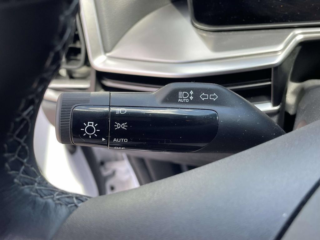 Used 2026 Kia Sorento LX FWD image 28
