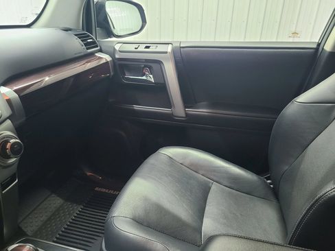 Used 2017 Toyota 4Runner Limited AWD/4WD image 25