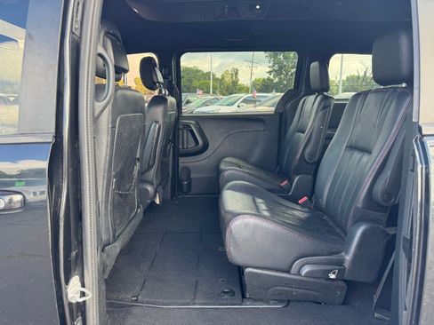 Used 2016 Dodge Grand Caravan R/T FWD image 15