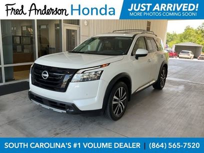 Used 2023 Nissan Pathfinder Platinum w/ Black Appearance Package