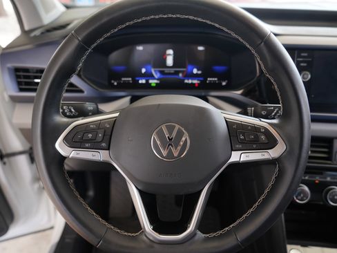 Certified 2023 Volkswagen Taos SE w/ Black Wheel Package FWD image 11