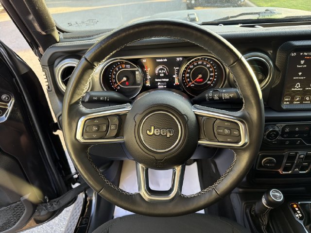 Used 2022 Jeep Wrangler Unlimited Sahara w/ Cold Weather Group AWD/4WD image 23